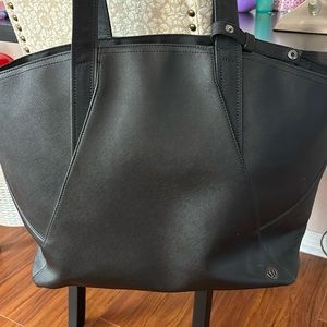 Lululemon tote